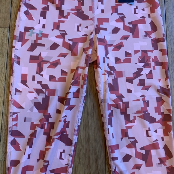 Under Armour girls cropped stretchy pants . New - Picture 3 of 8